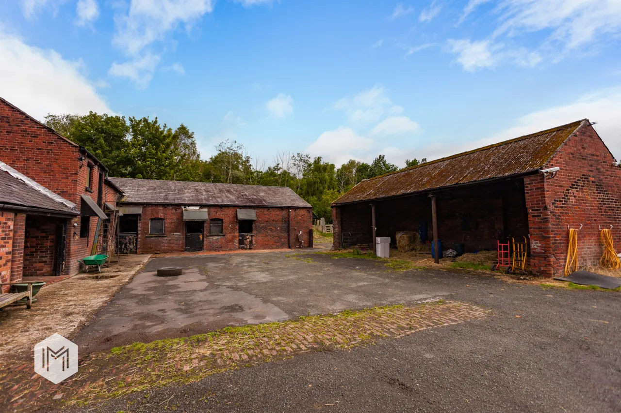 Bedford Lodge Farm Lodge Lane Manchester Road, Leigh, WN7 2NU, photo 2