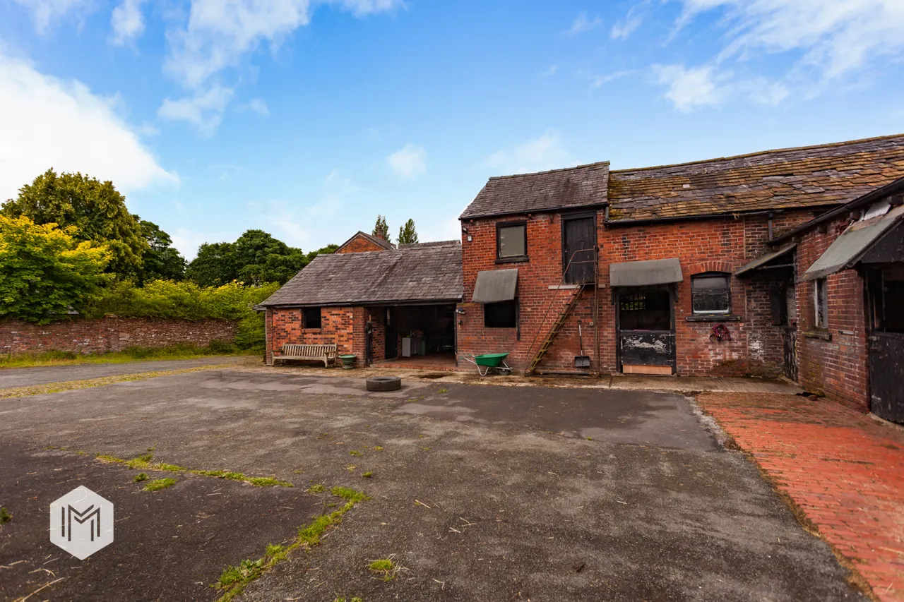 Bedford Lodge Farm Lodge Lane Manchester Road, Leigh, WN7 2NU, photo 7