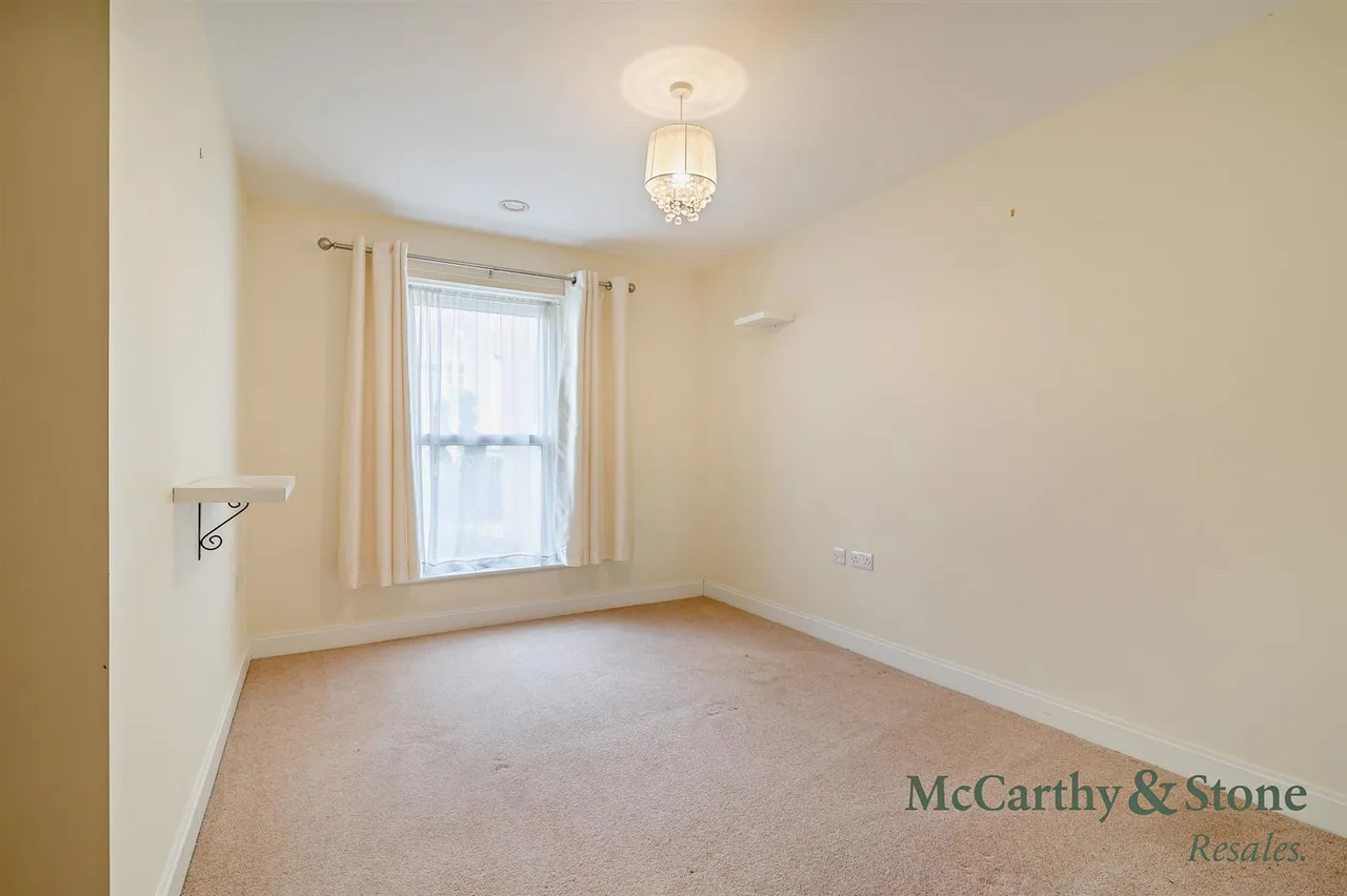 Broad Street, Staple Hill, BS16, photo 6