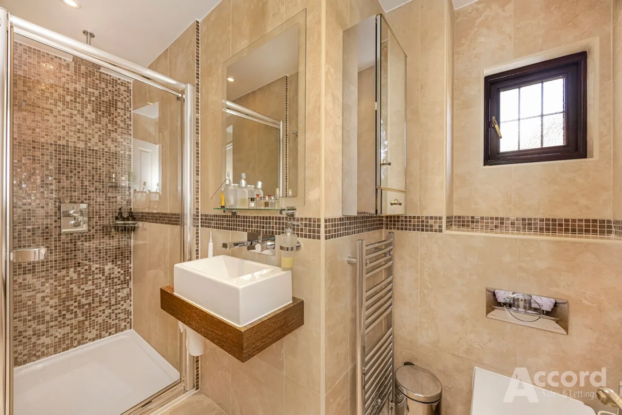 Clairvale, Hornchurch, RM11, photo 27