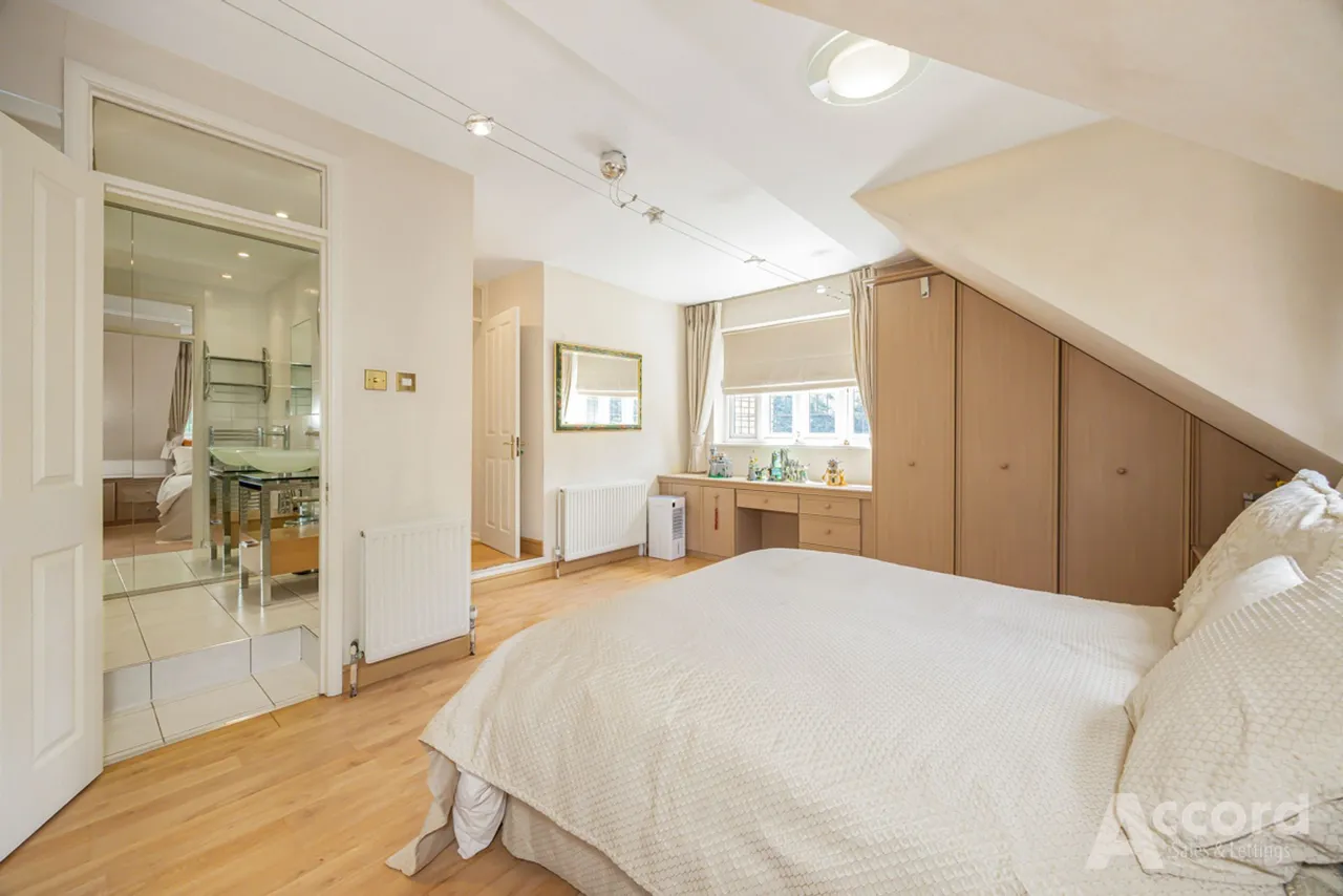 Clairvale, Hornchurch, RM11, photo 43