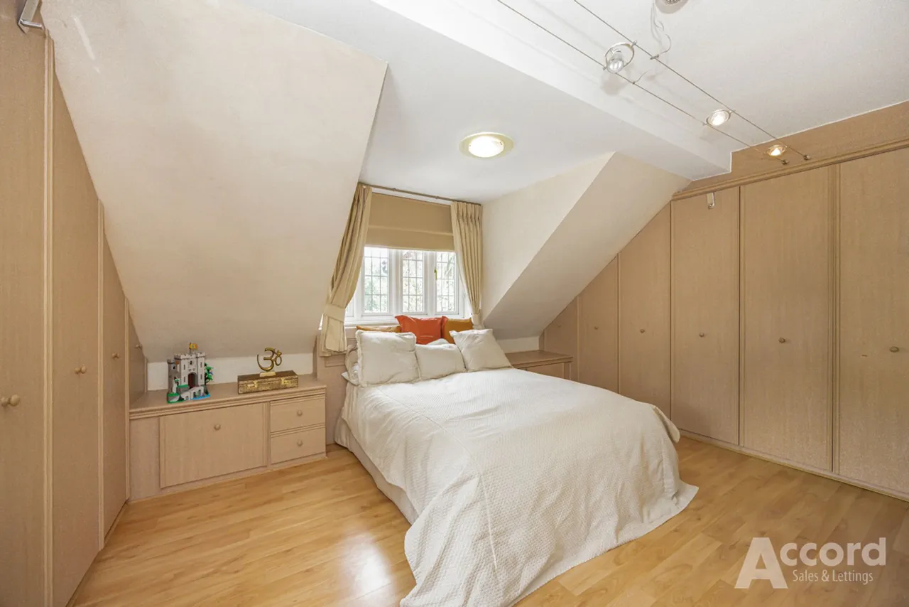 Clairvale, Hornchurch, RM11, photo 14