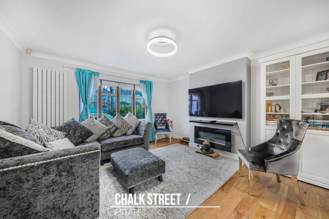 Dee Way, Romford, RM1 4UU, photo 2