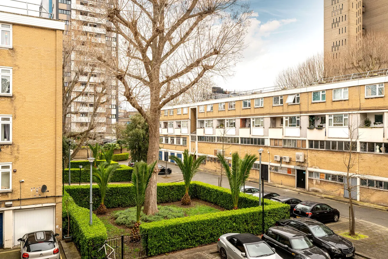 3 bed flat for sale — Adair Road, London, W10