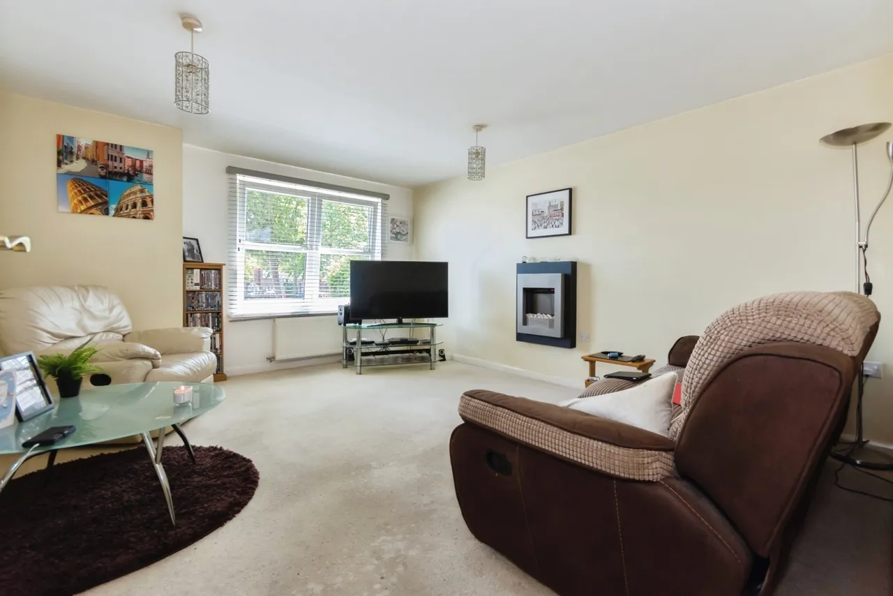 Vine Lane, Birmingham, West Midlands, B27, photo 2
