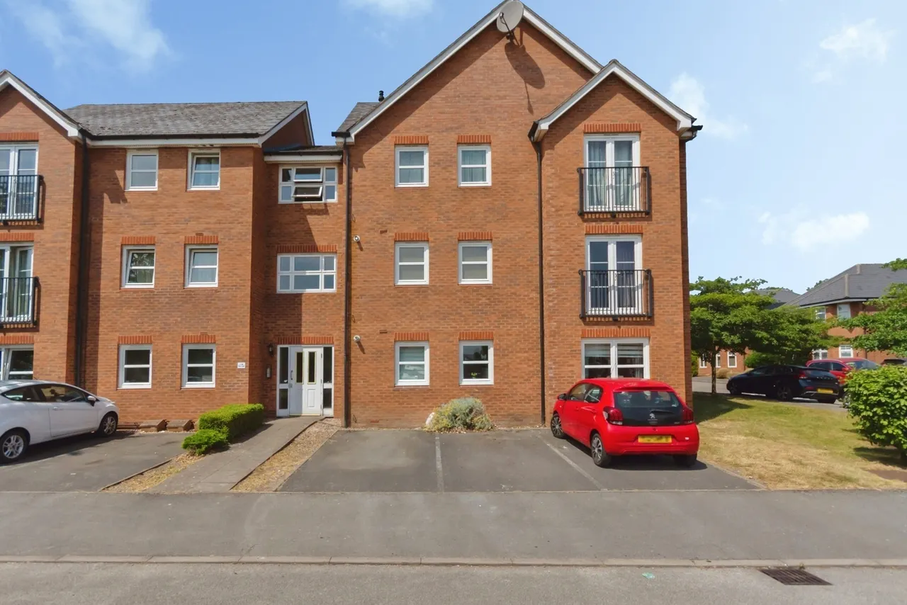 2 bed flat for sale — Vine Lane, Birmingham, West Midlands, B27