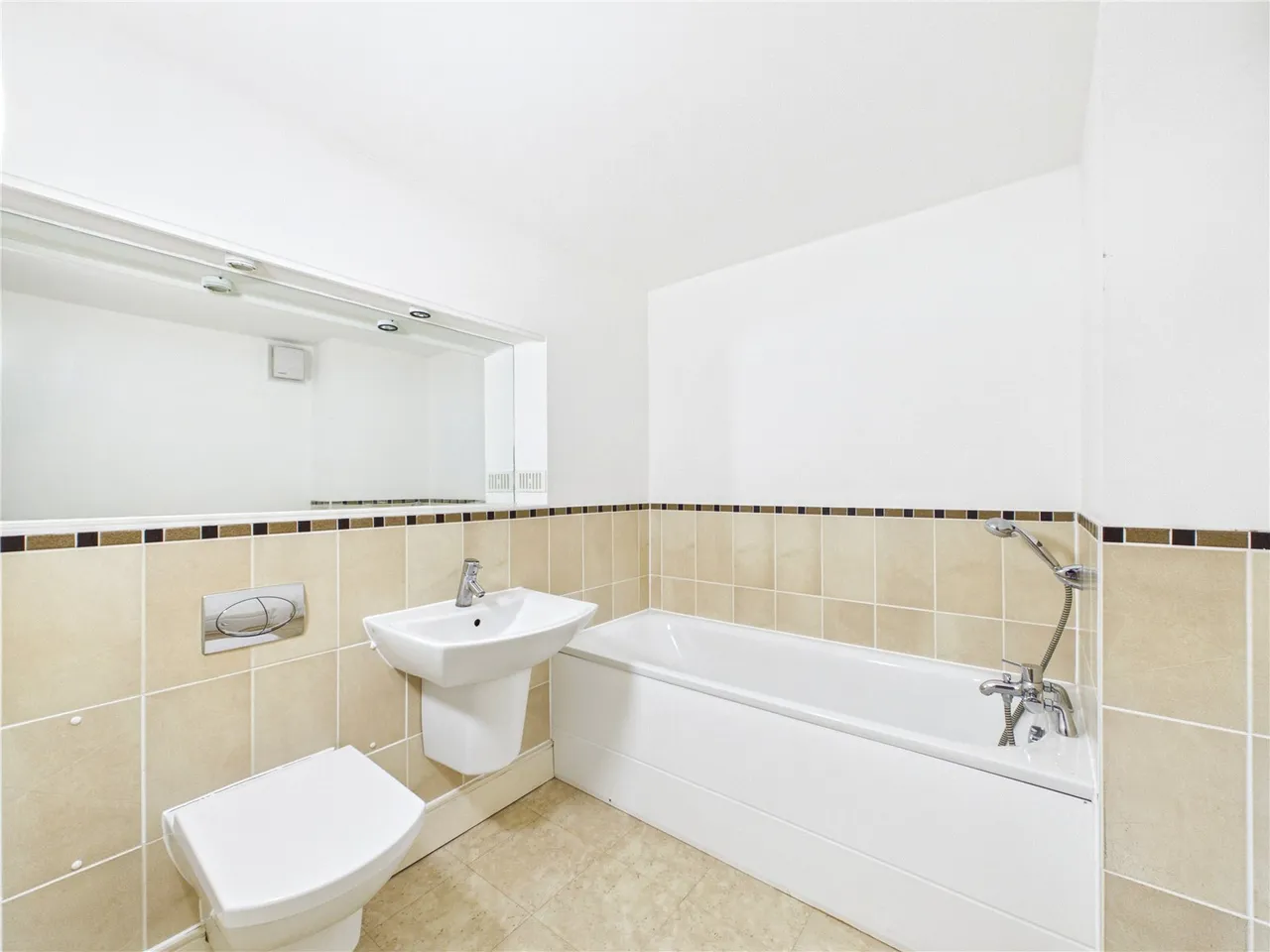 High Street, Mistley, CO11, photo 5