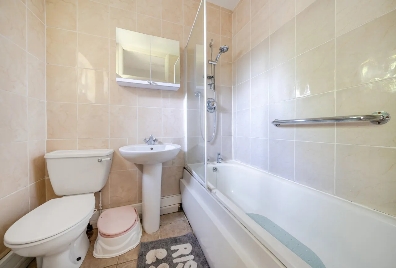 Townsend Lane, London, NW9 7JG, photo 8