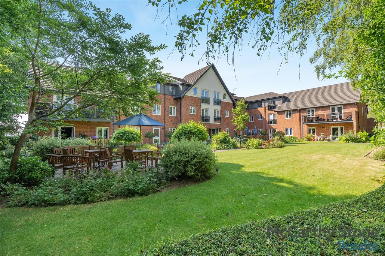 2 bed flat for sale, Bradburns Lane, Hartford, CW8