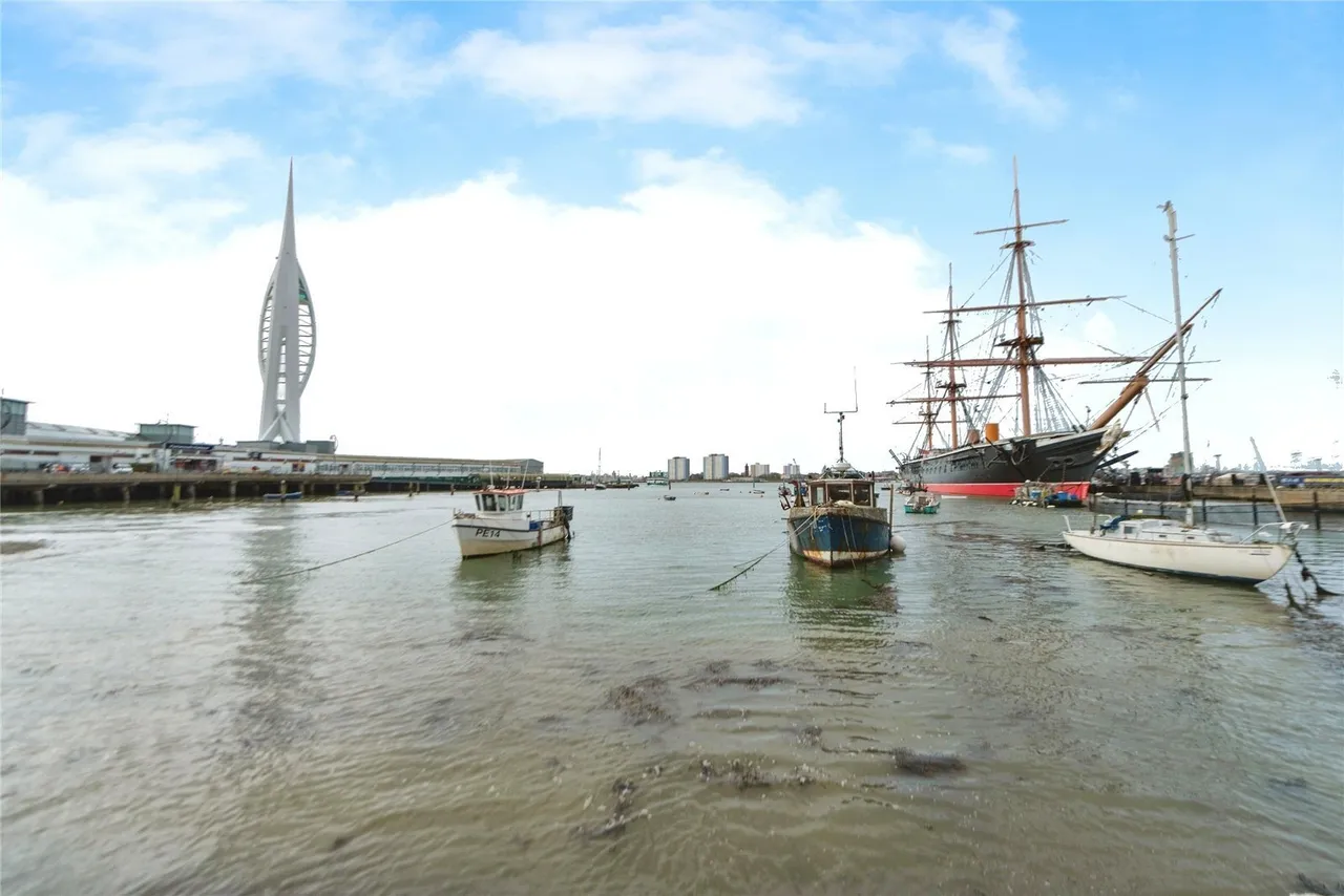 Queen Street, Portsmouth, PO1, photo 15