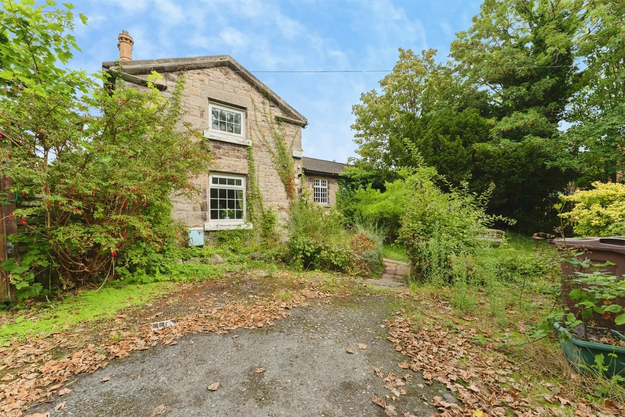2 bed house for sale — Bidston Village Road, Prenton