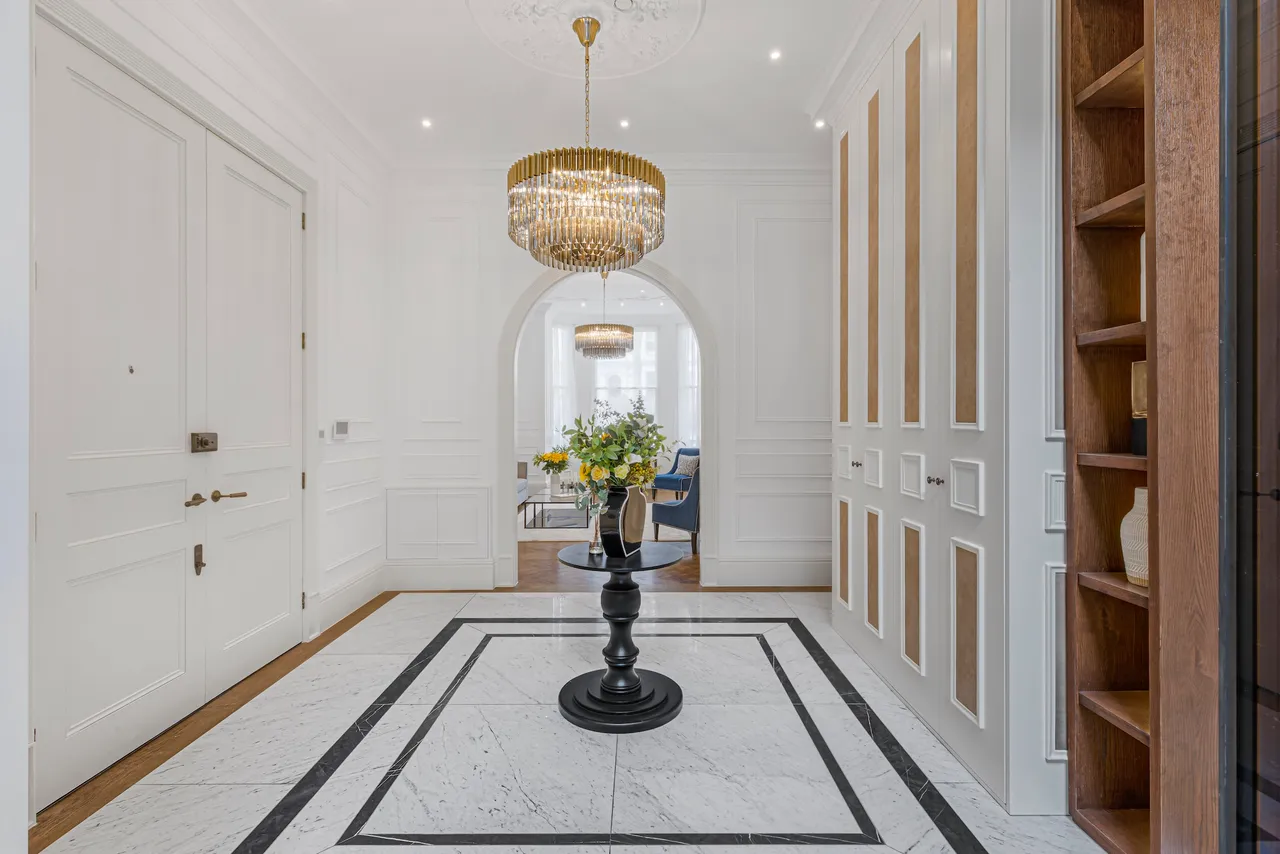Vicarage Gate, Kensington, London, photo 3