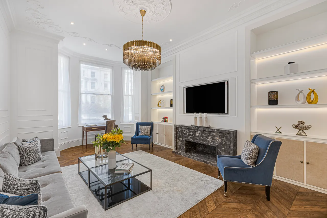 3 bed flat to rent — Vicarage Gate, Kensington, London