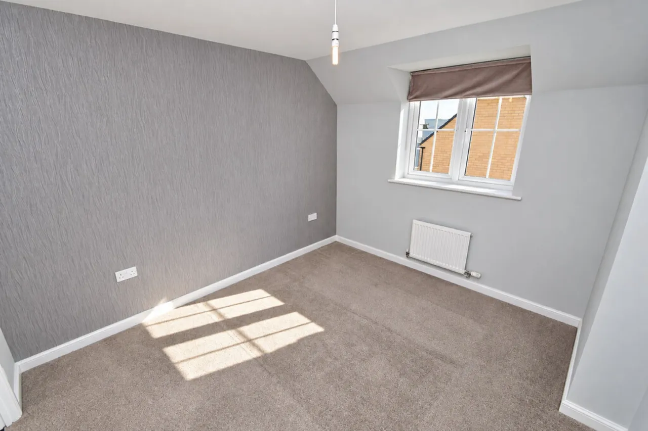 Keighley, BD22, photo 11