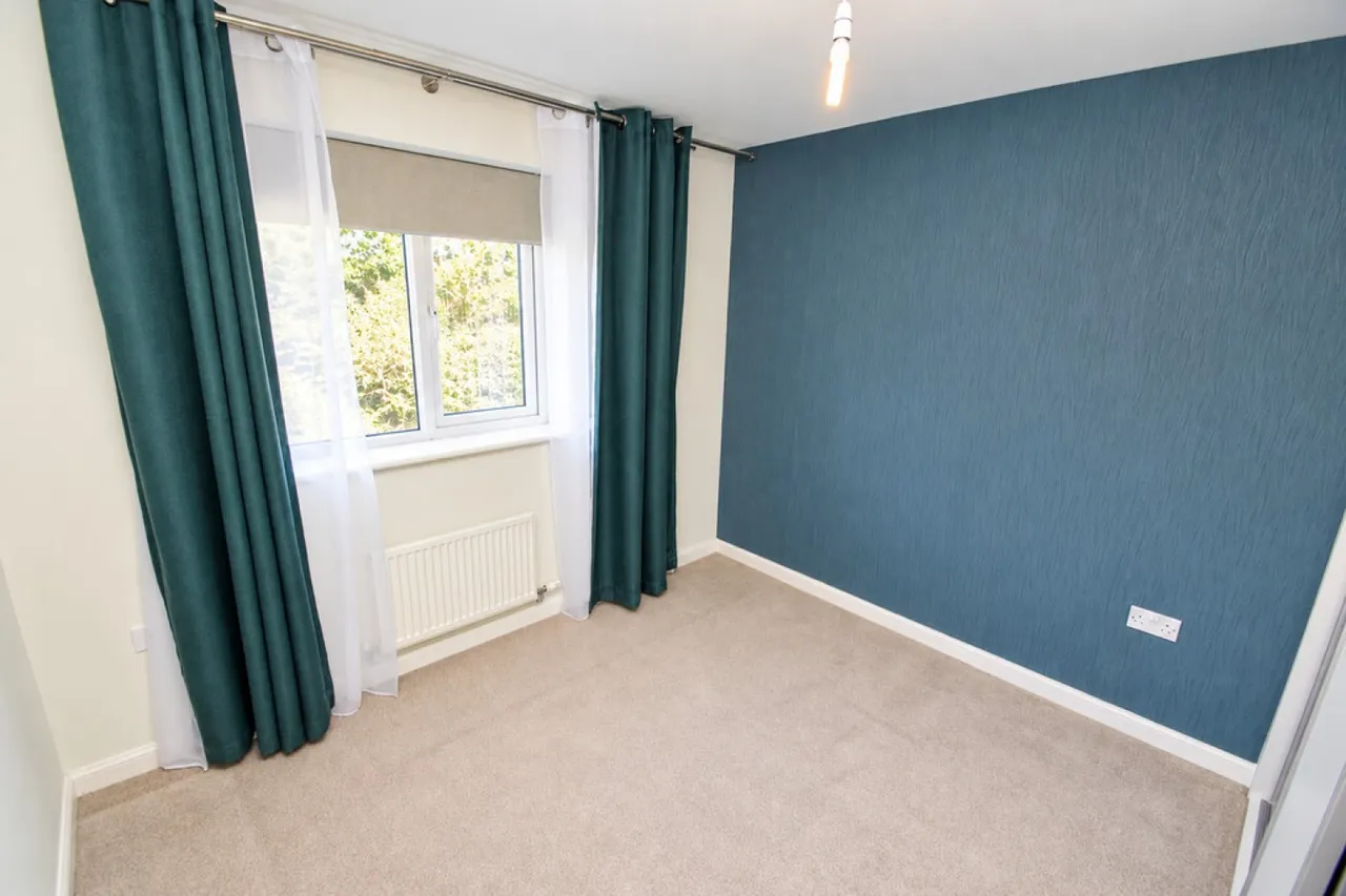 Keighley, BD22, photo 12