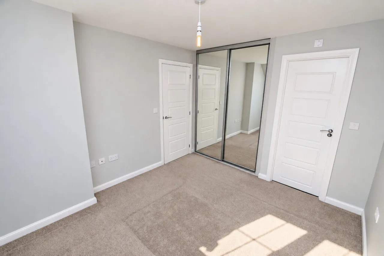 Keighley, BD22, photo 10