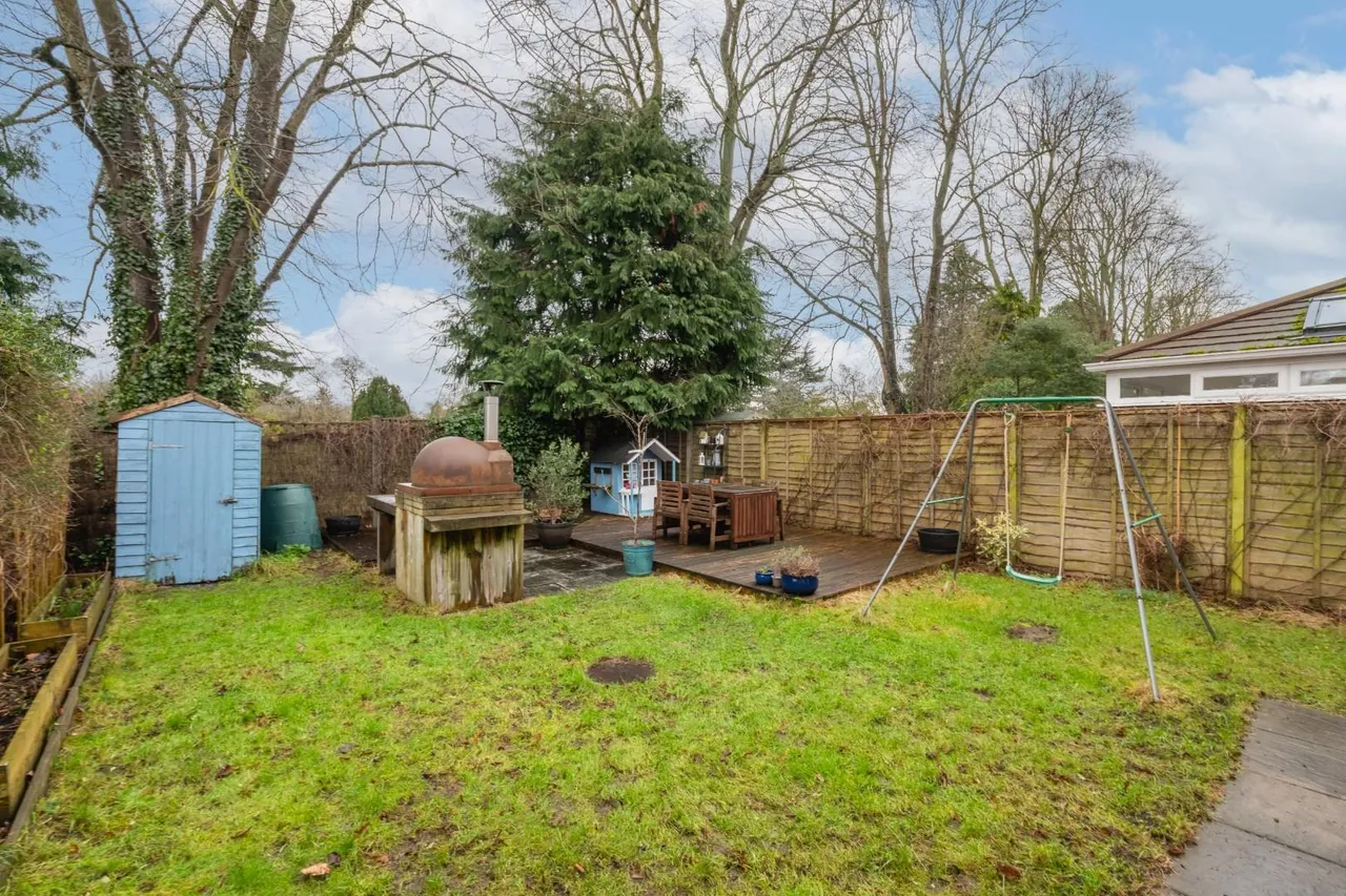 Frances Gibbs Gardens, Whitnash, photo 11