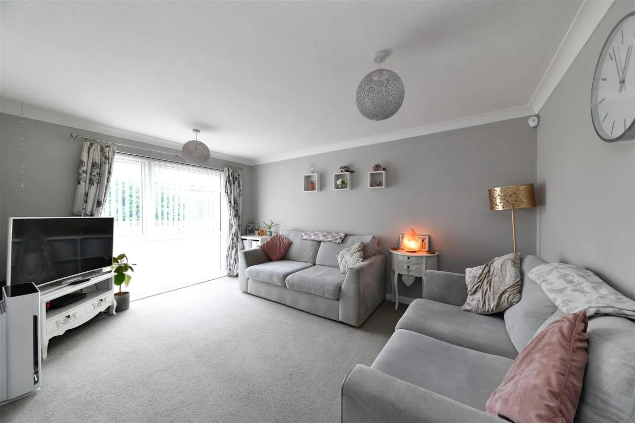 York Road, Stevenage, Herts, SG1 4HH, photo 2