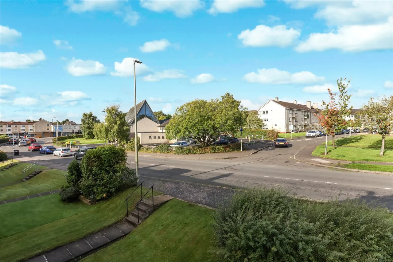 Maxwellton Road, Calderwood, G74, photo 12