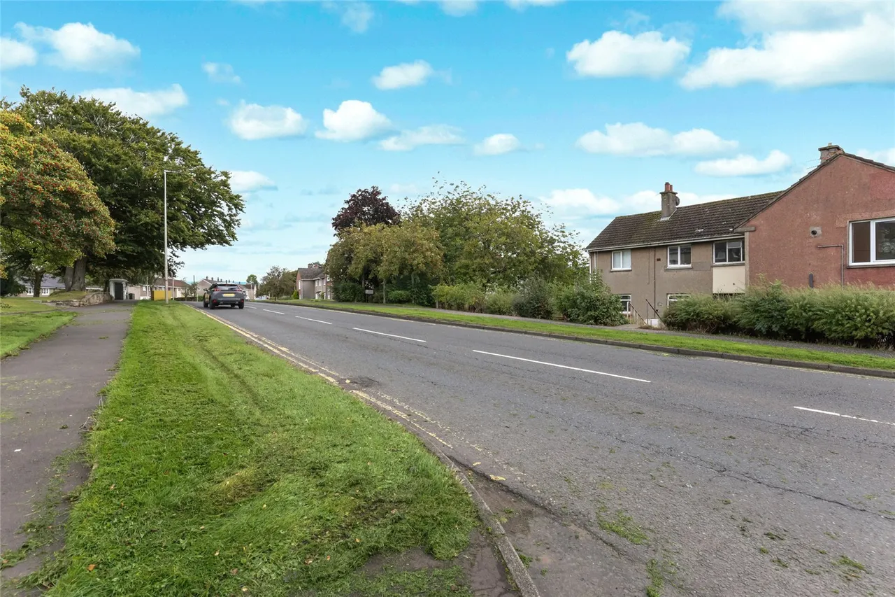 Maxwellton Road, Calderwood, G74, photo 16