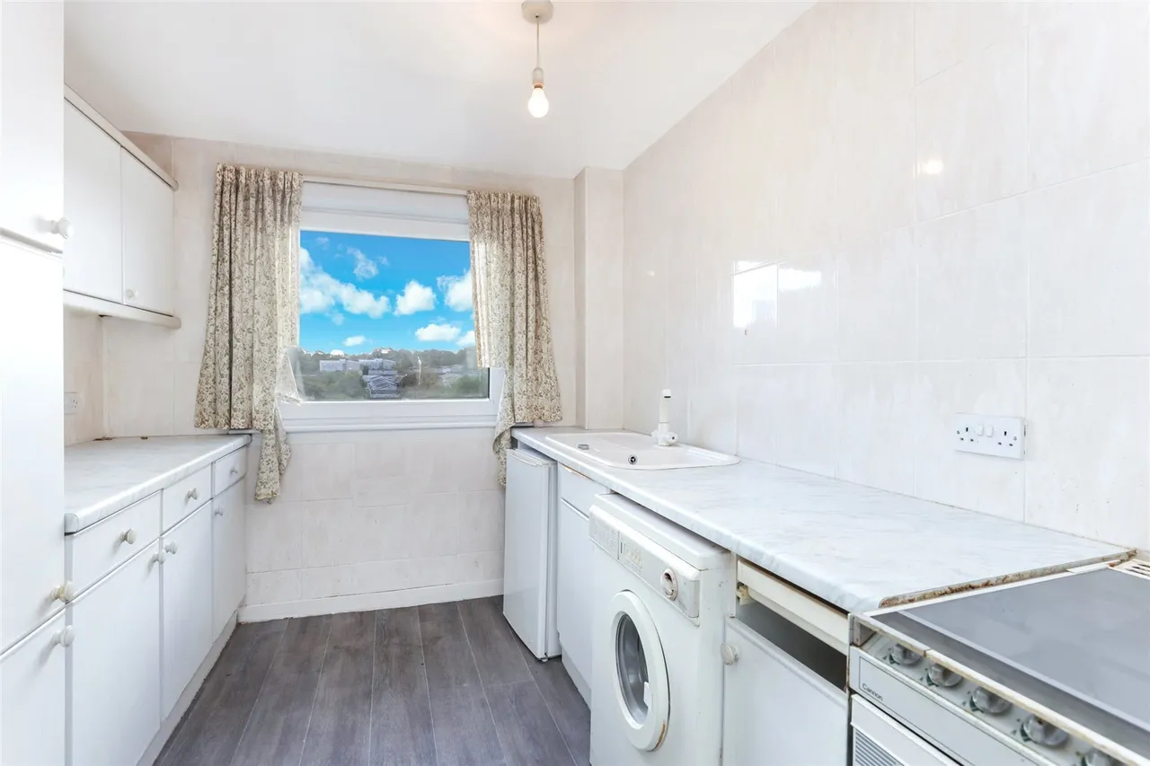 Maxwellton Road, Calderwood, G74, photo 9