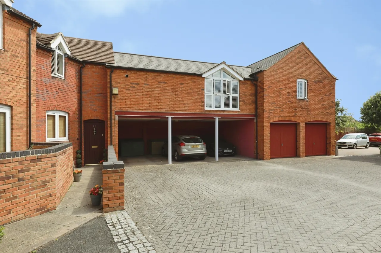 2 bed flat for sale — West Park Close, Stratford-Upon-Avon