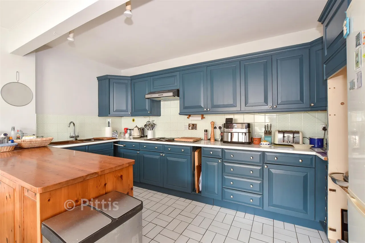 Terminus Road, Cowes, PO31, photo 3