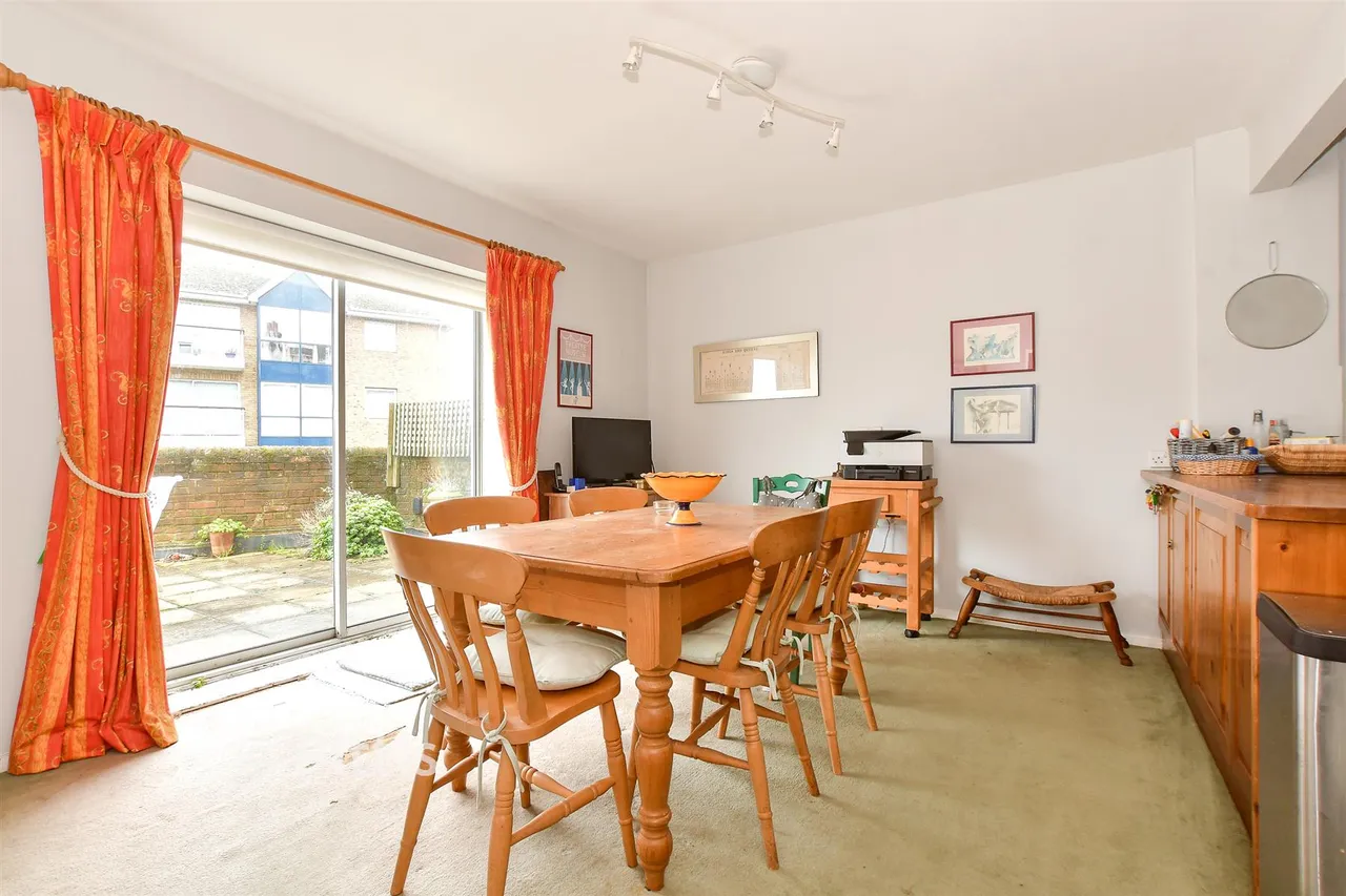 Terminus Road, Cowes, PO31, photo 4