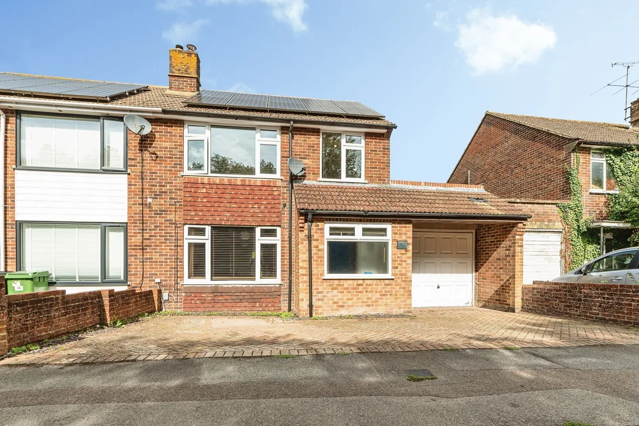 3 bed house for sale, Hawthorn Way, Basingstoke, RG23