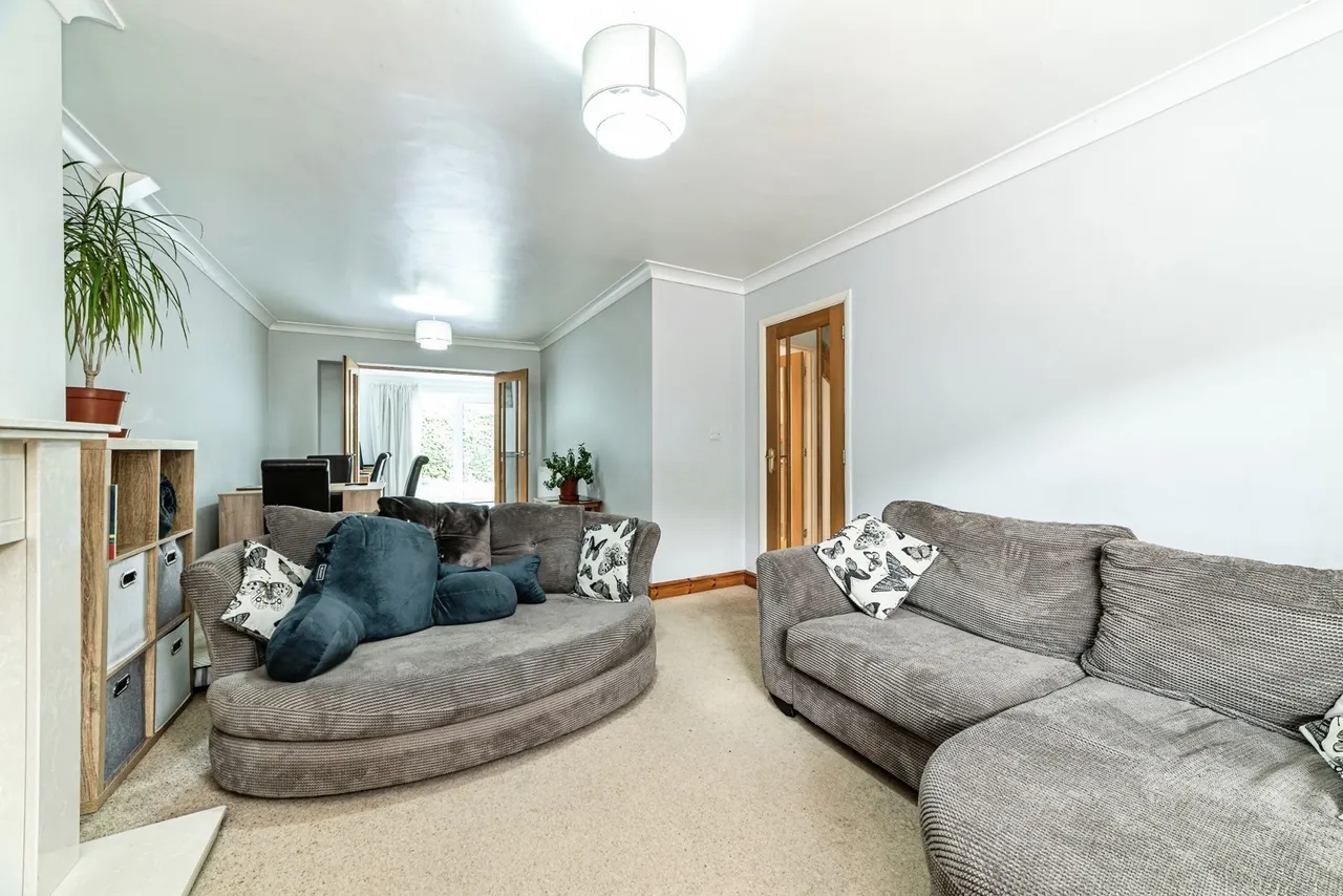 Hawthorn Way, Basingstoke, RG23, photo 4