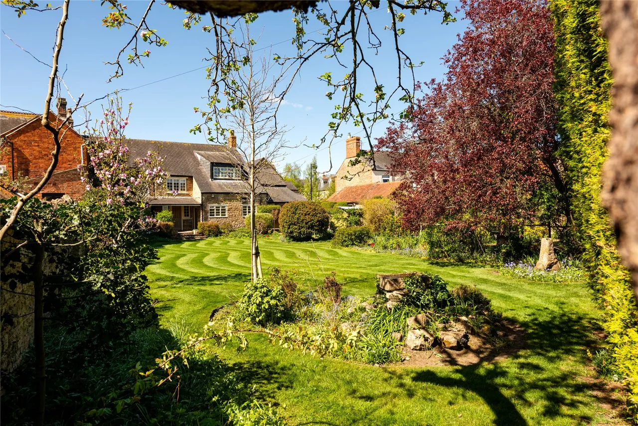 Dartmouth Road, Olney, MK46, photo 16