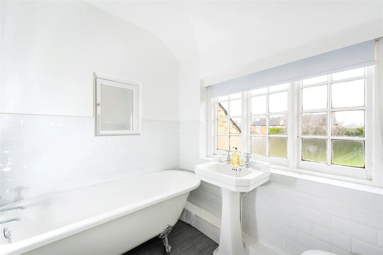 Dartmouth Road, Olney, MK46, photo 13