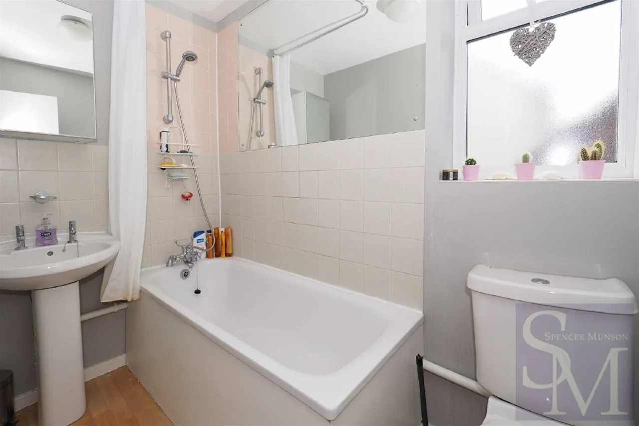 Lower Queens Road, Buckhurst Hill, IG9, photo 8