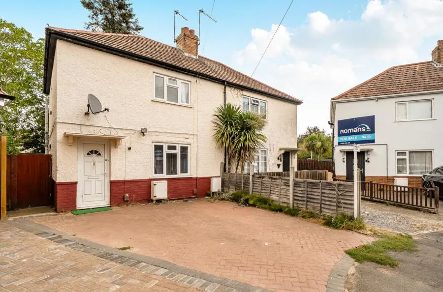 3 bed house for sale, Mead Close, Slough, SL3