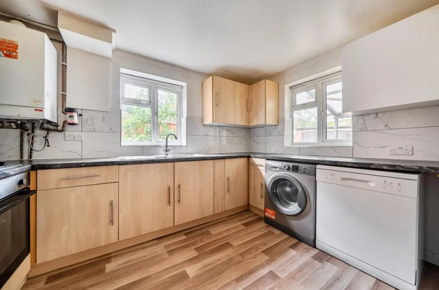 Mead Close, Slough, SL3, photo 4