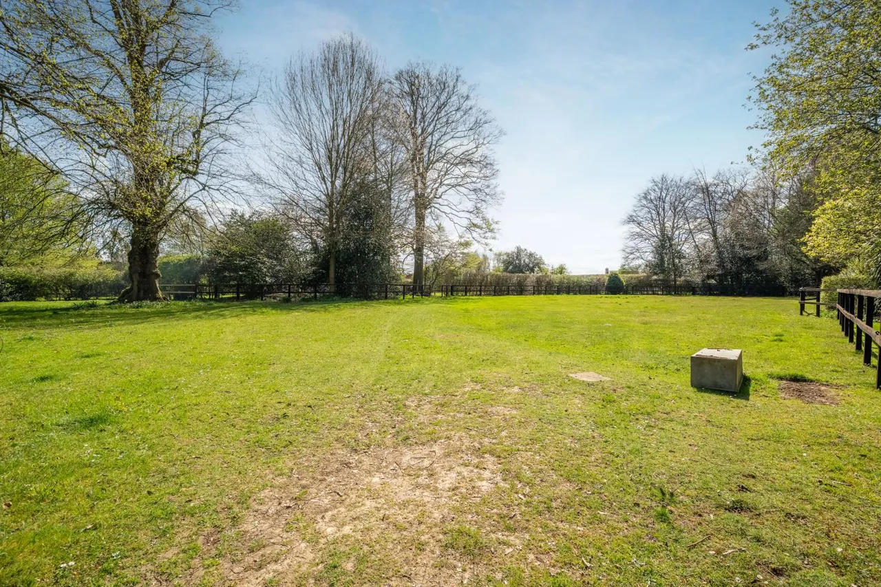 Sheepcote Dell Road, Holmer Green, HP15, photo 14
