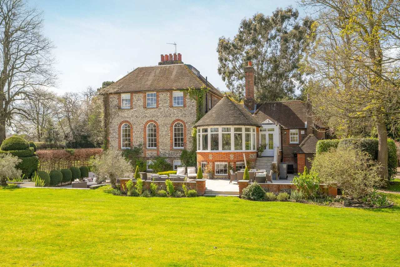 Sheepcote Dell Road, Holmer Green, HP15, photo 8