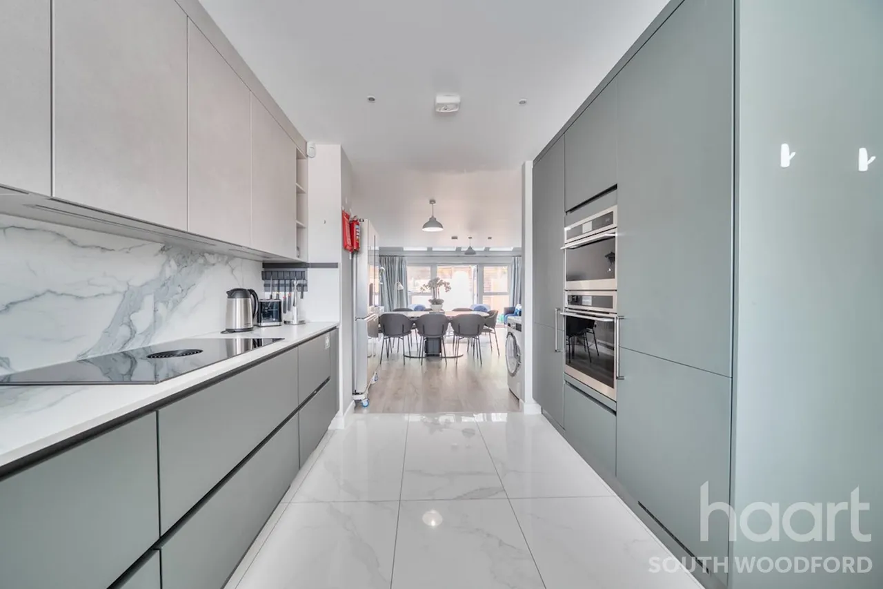 Becket Close, Woodford Green, IG8, photo 6