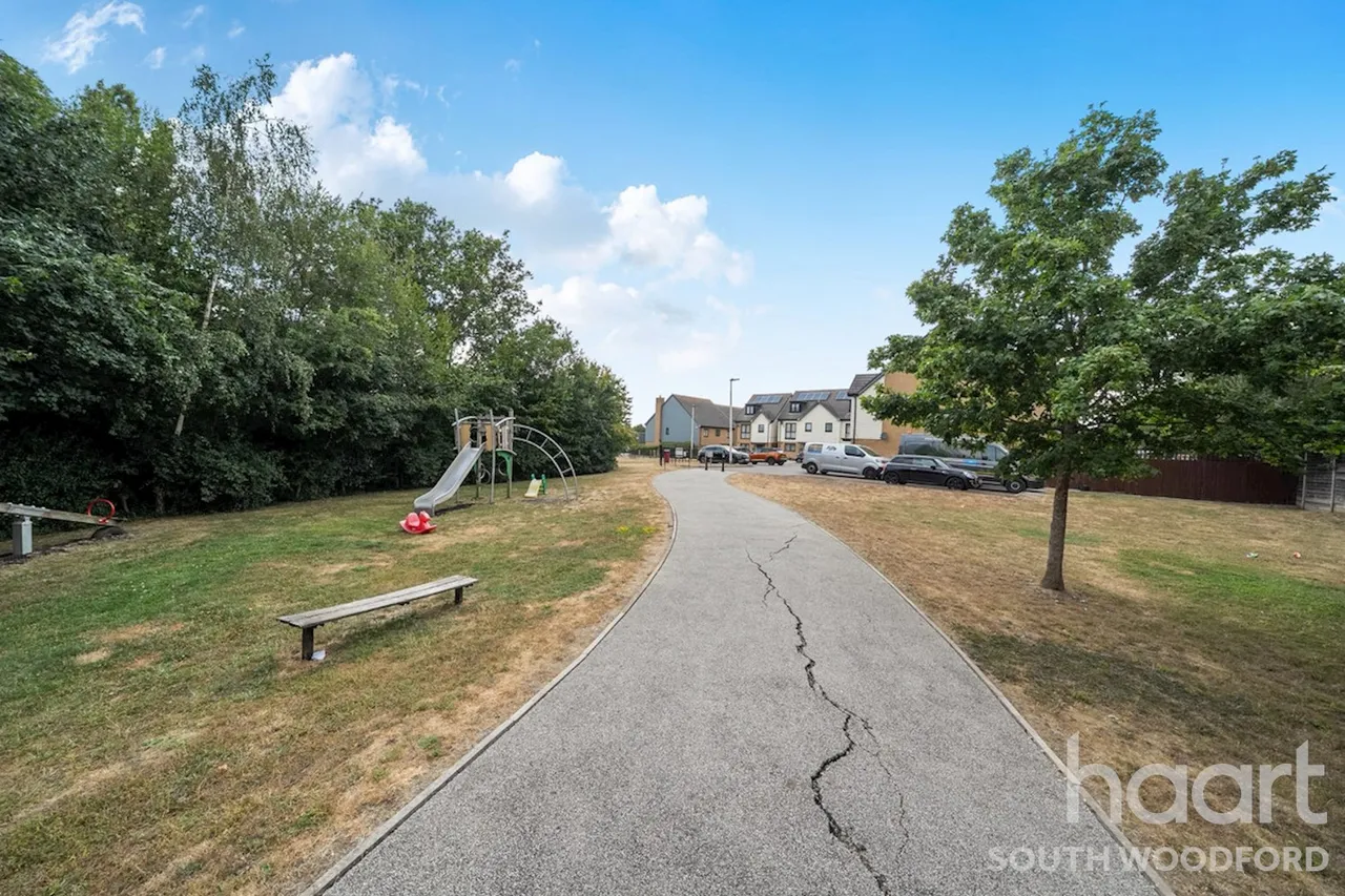 Becket Close, Woodford Green, IG8, photo 8