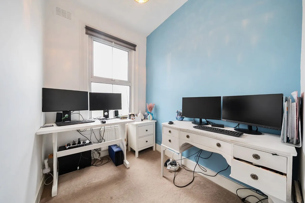 College Road, Colliers Wood, London, SW19, photo 6