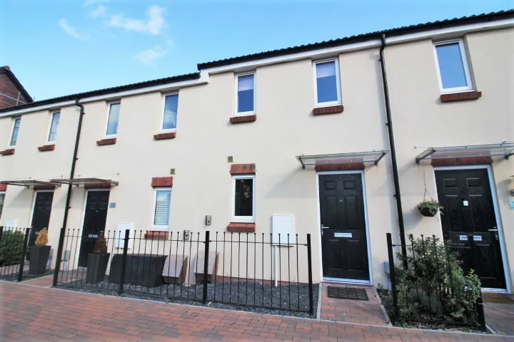 2 bed house to rent, Cranbrook, Exeter