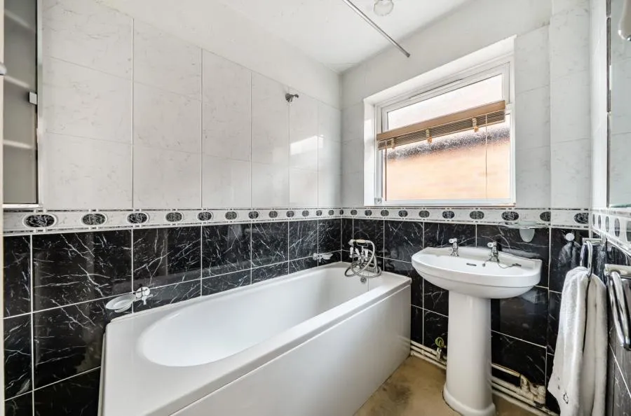 Hilltop Road, Earley, RG6, photo 11