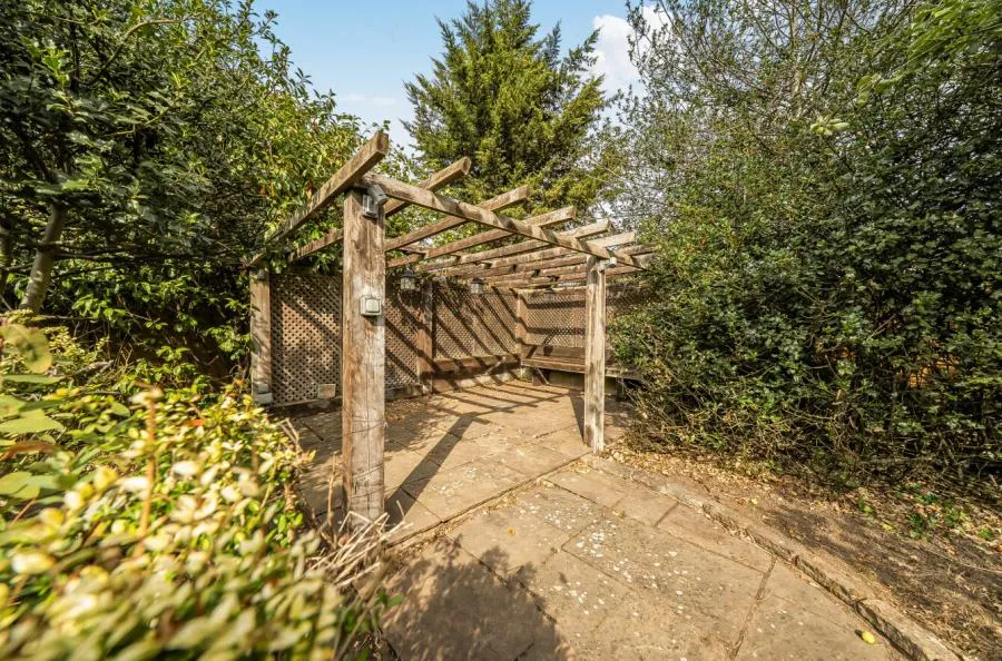 Hilltop Road, Earley, RG6, photo 13