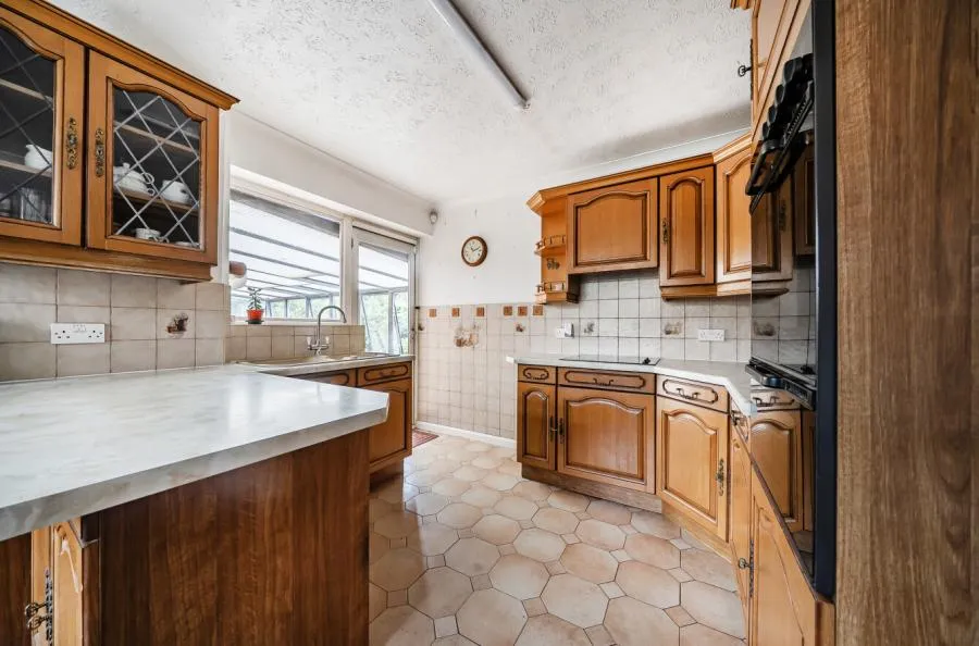 Hilltop Road, Earley, RG6, photo 3