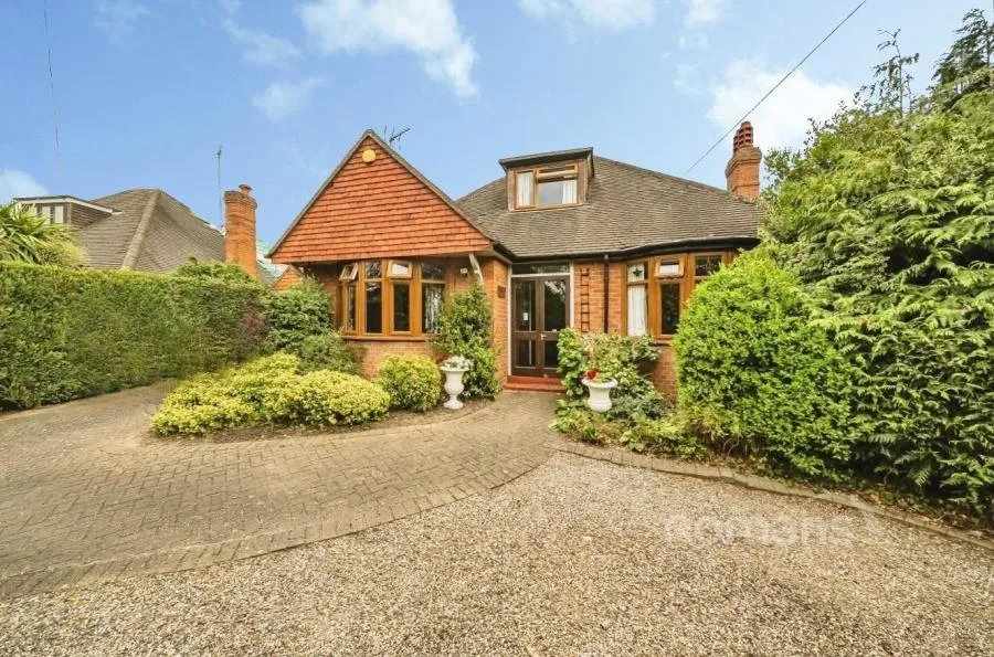 4 bed house for sale, Hilltop Road, Earley, RG6
