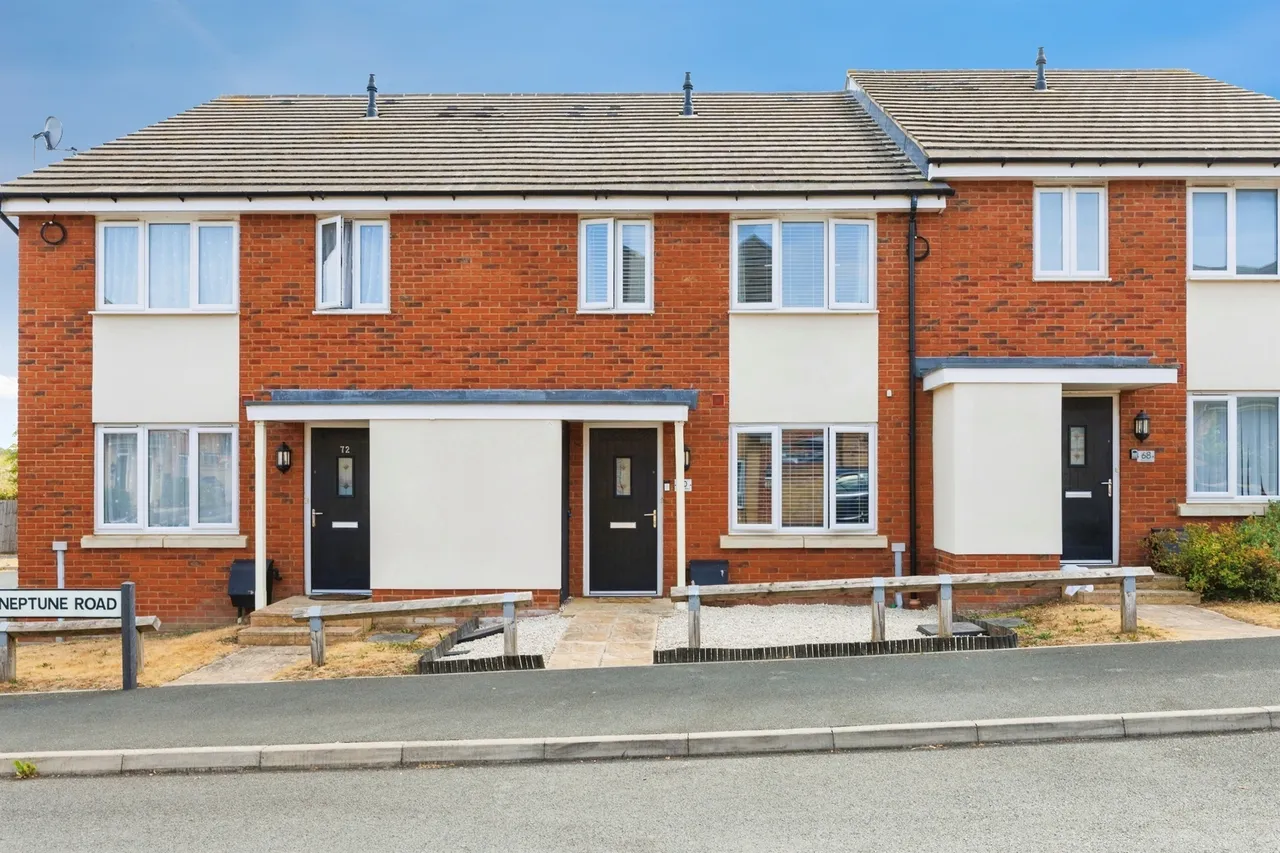 2 bed house for sale — Neptune Road, Wellingborough