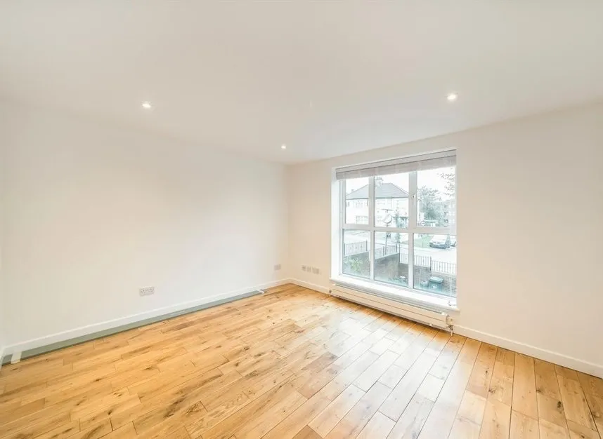 Colney Hatch Lane, Muswell Hill, N10, photo 5
