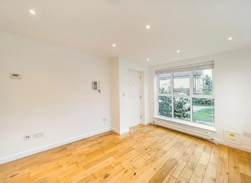 Colney Hatch Lane, Muswell Hill, N10, photo 2