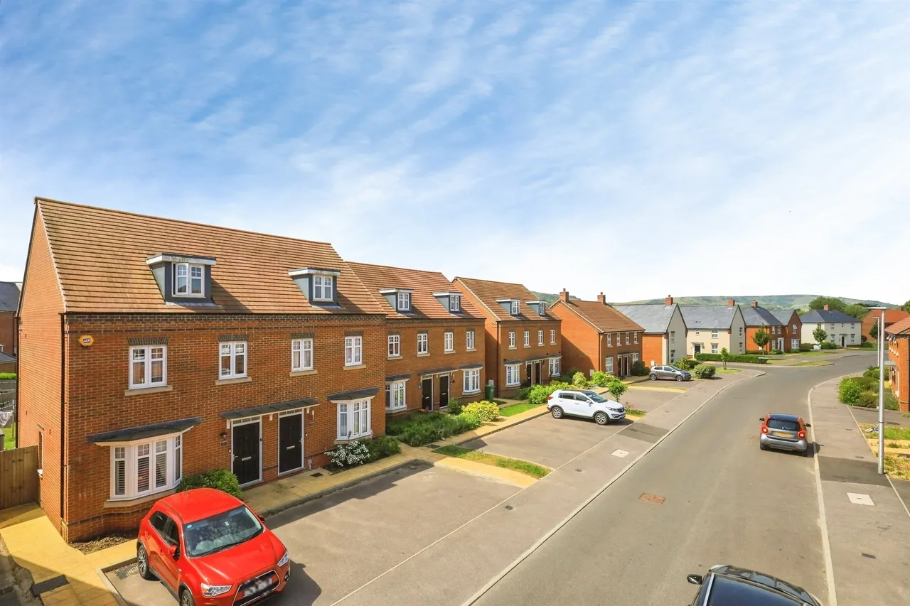 3 bed house for sale — St. Martins Road, Eastbourne