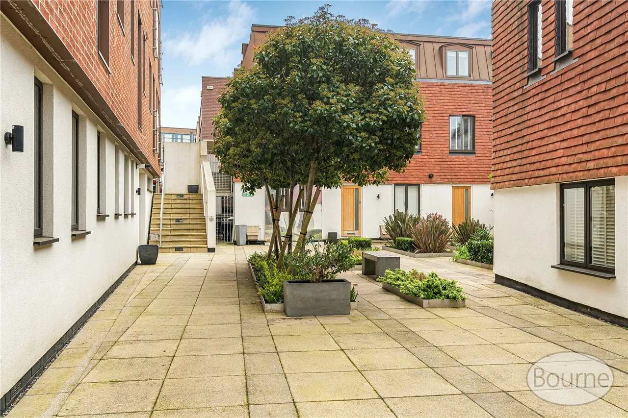 1 bed flat for sale, Chertsey Street, Guildford, GU1